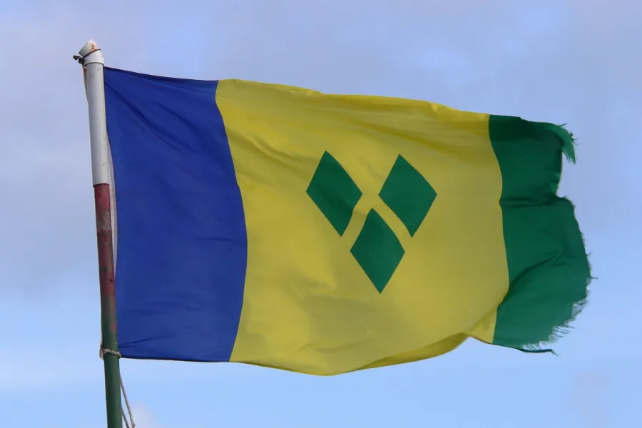 St. Vincent Flag. / Lee Coursey via Flickr (CC BY 2.0)?w=200&h=150